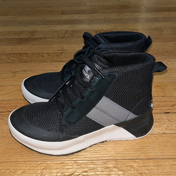 Sorel WOMEN'S OUT N ABOUT™ III WATERPROOF MID SNEAKER - Picture 5 of 16